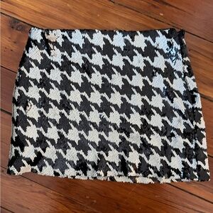 Zara Black and White Houndstooth Mini Skirt Perfect for the Holidays